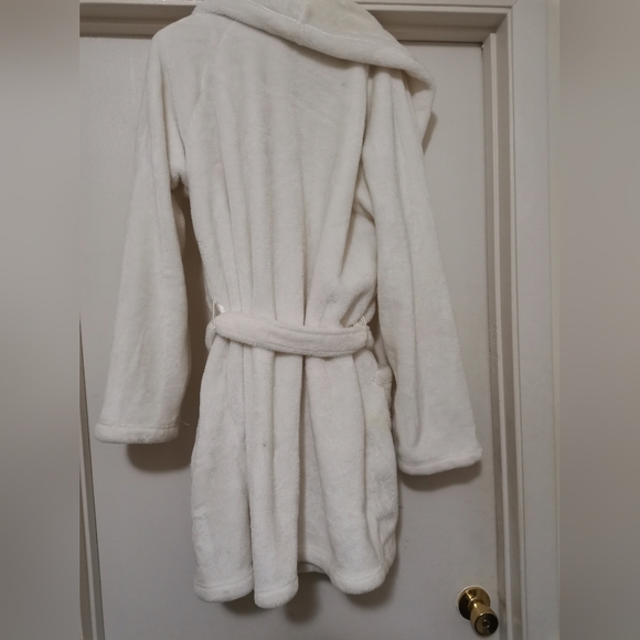 Victoria’s Secret Angel Robe - Picture 2 of 4